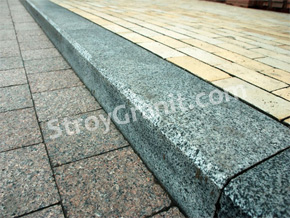 фото гранитного бордюра